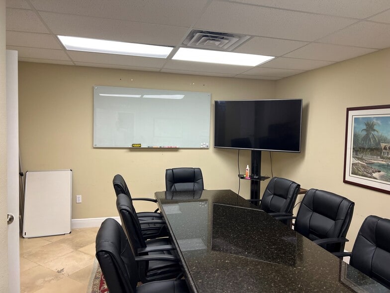 105-111 Cleveland Ave, Cocoa Beach, FL à vendre - Photo du bâtiment - Image 3 de 9