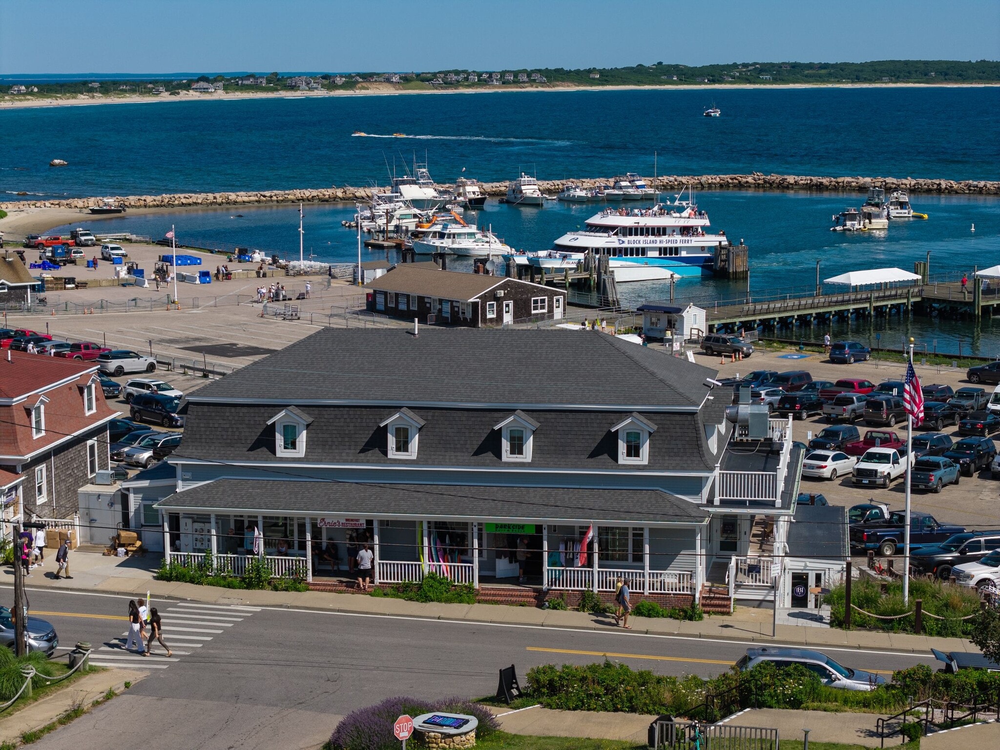 212 Water St, Block Island, RI à vendre Photo du bâtiment- Image 1 de 90