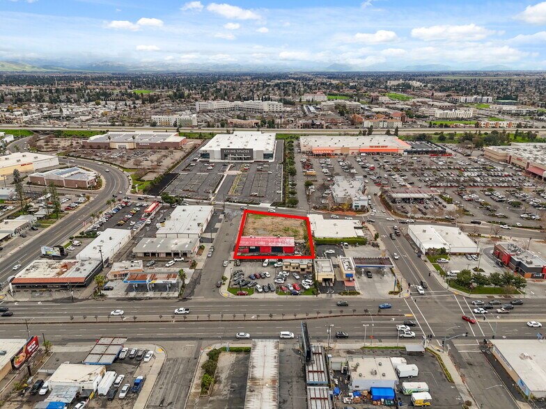 27 Birch ave, Fresno, CA à vendre - Photo du bâtiment - Image 2 de 8