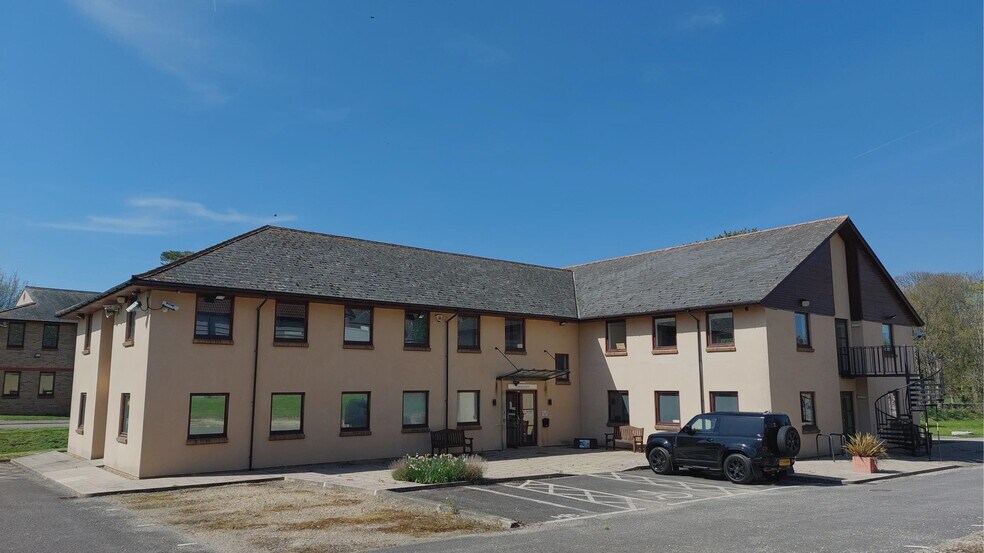 The Downs, Wickwar for lease - Primary Photo - Image 1 of 1