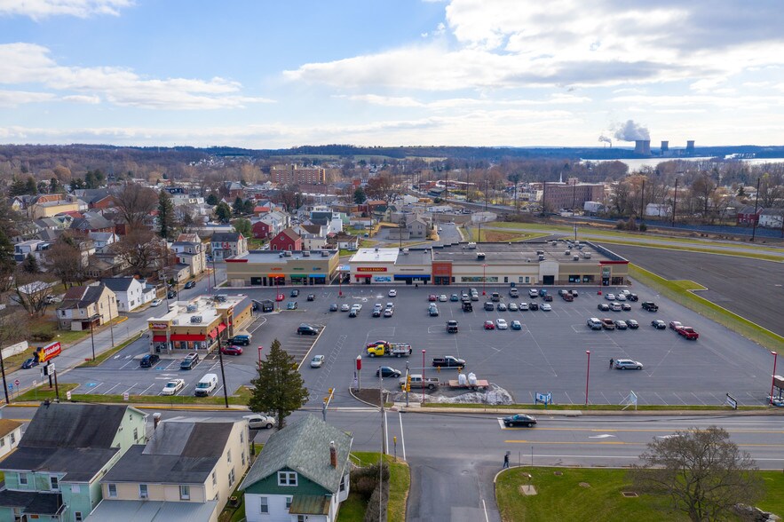 300 W Main St, Middletown, PA à louer - Photo du bâtiment - Image 1 de 1