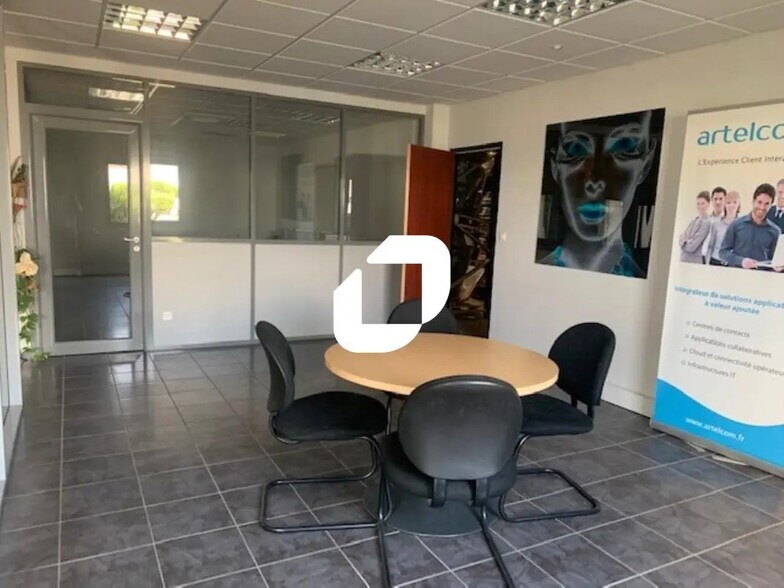 Bureau dans Saint-Priest à louer - Photo intérieure - Image 3 de 6