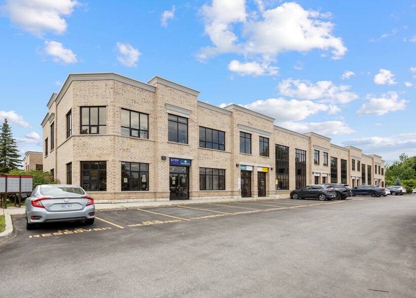 130 Terence Matthews Cres, Ottawa, ON à louer - Photo du bâtiment - Image 3 de 3