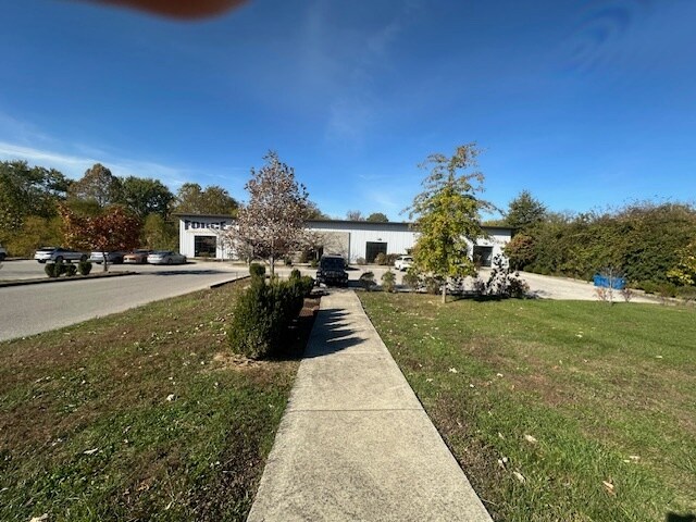 3000-3070 S Walnut St, Bloomington, IN à vendre - Photo du bâtiment - Image 2 de 2