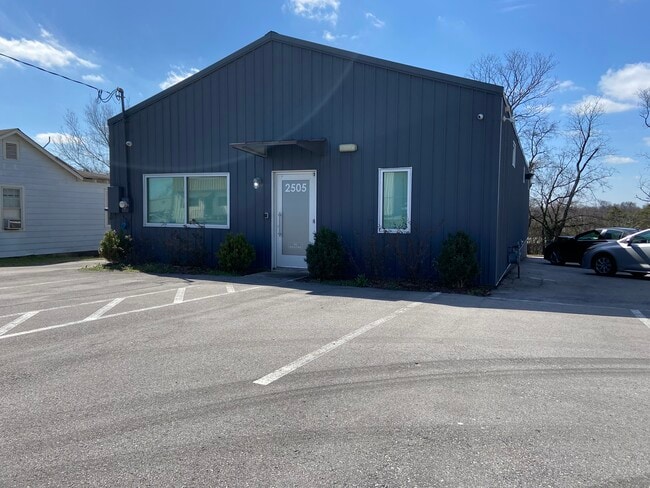 Plus de détails pour 2505 Eugenia Ave, Nashville, TN - Bureau à louer