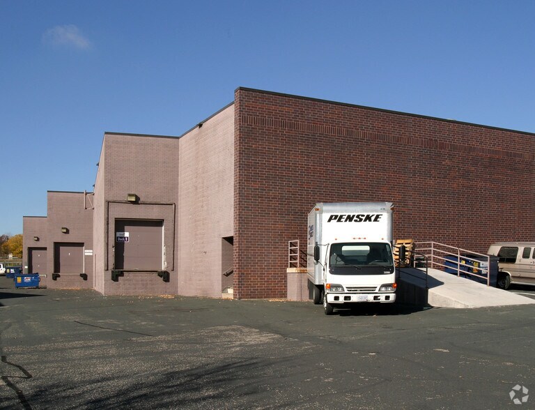 801-815 W 106th St, Bloomington, MN à louer - Photo du bâtiment - Image 2 de 3