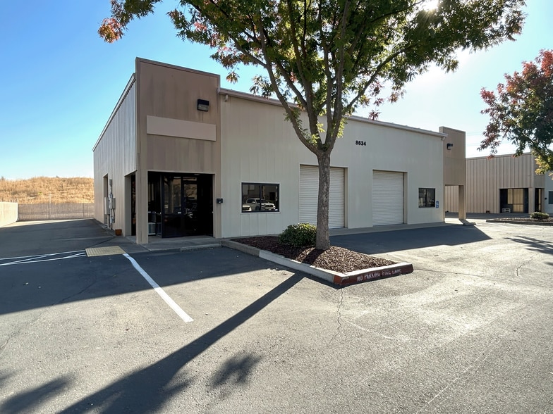 8634 Elder Creek Rd, Sacramento, CA à louer - Photo du bâtiment - Image 3 de 3