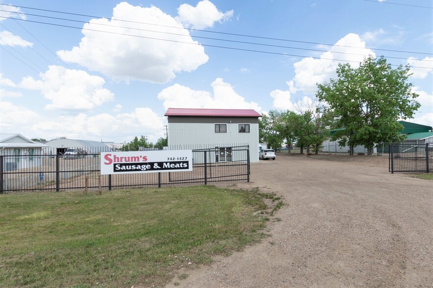 4703 42 St, Stettler, AB à vendre - Photo du bâtiment - Image 2 de 15