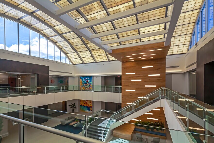 5200 W Paramount Pky, Morrisville, NC for lease - Interior Photo - Image 2 of 10