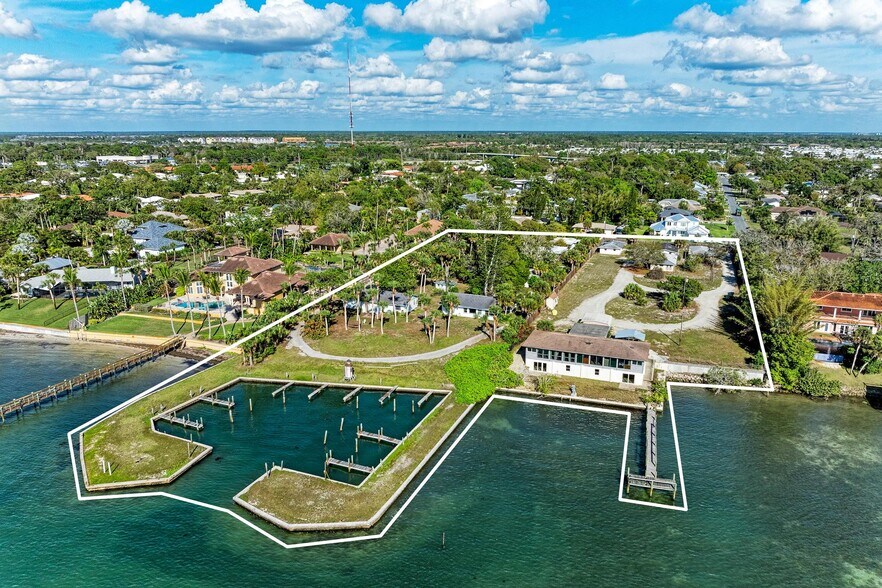 1645 Bayshore Rd, Nokomis, FL à vendre - Photo du bâtiment - Image 3 de 23