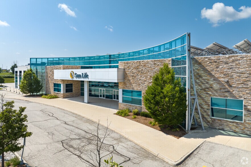 600 Weber St N, Waterloo, ON à louer - Photo du bâtiment - Image 2 de 35