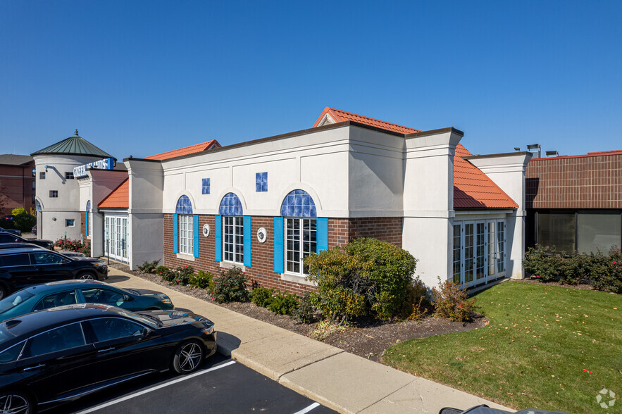 300-350 E 22nd St, Lombard, IL for sale - Building Photo - Image 3 of 13