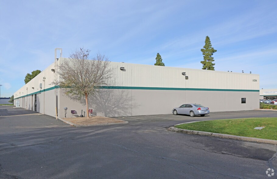 11034 N 23rd Dr, Phoenix, AZ à louer - Photo du bâtiment - Image 2 de 3