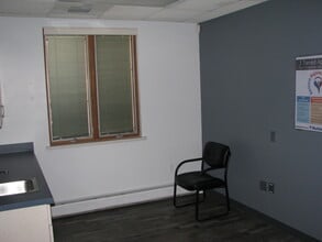 1525-1551 Park Pl, Ashwaubenon, WI for lease Interior Photo- Image 2 of 12