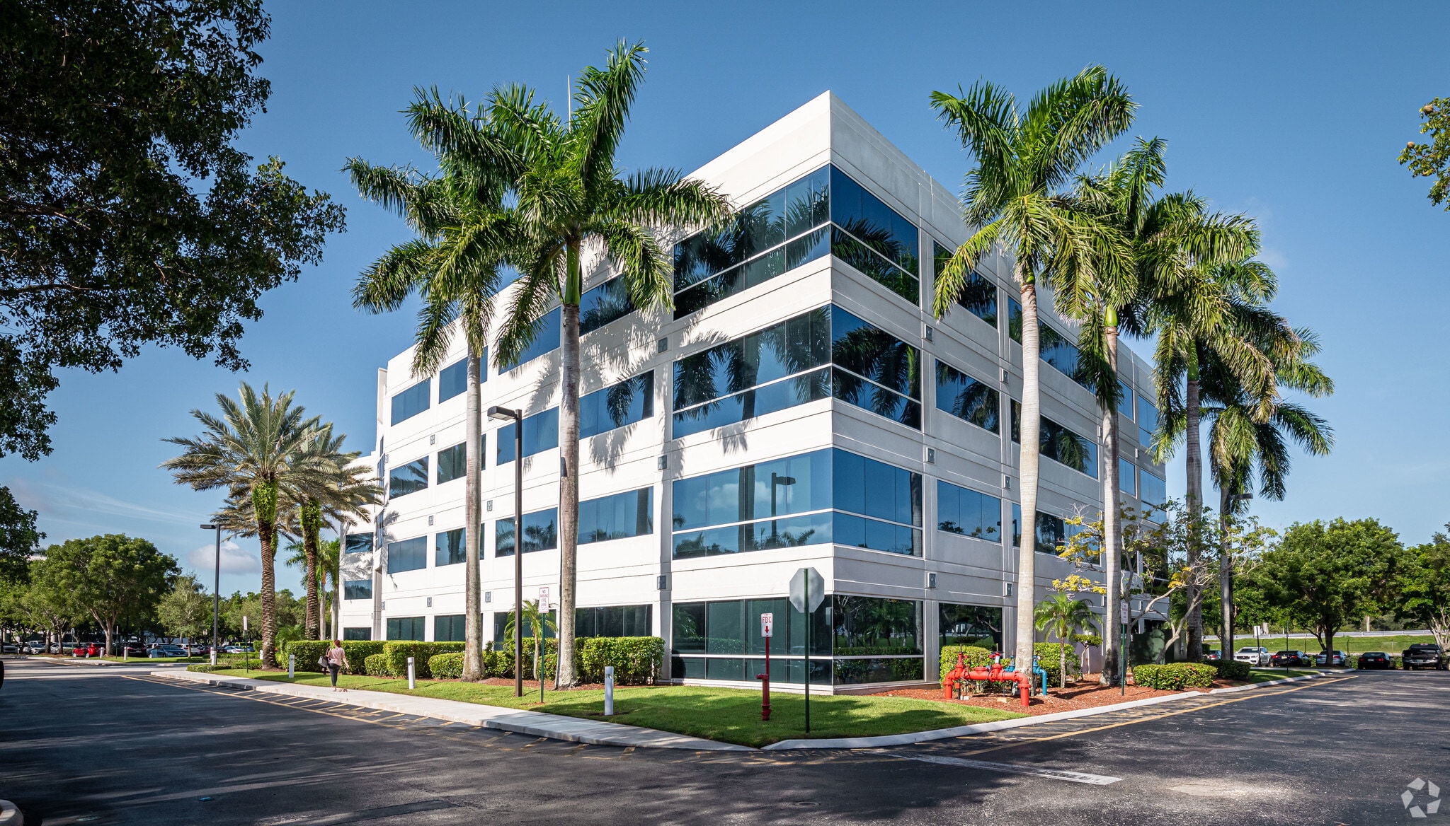 1571 Sawgrass Corporate Pky, Sunrise, FL for lease Building Photo- Image 1 of 7