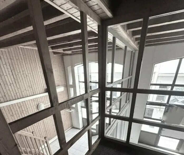 Bureau dans Grenoble à vendre - Photo du bâtiment - Image 2 de 5