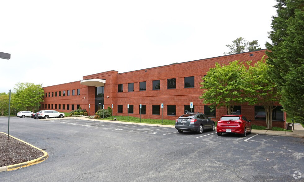 9711 Farrar Ct, Richmond, VA for lease - Building Photo - Image 1 of 5