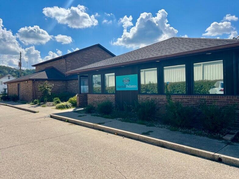 2915 3rd Ave, Huntington, WV à louer - Photo du bâtiment - Image 3 de 4