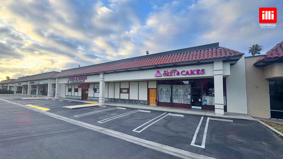 4304-4324 Cochran St, Simi Valley, CA à louer - Photo du bâtiment - Image 3 de 5