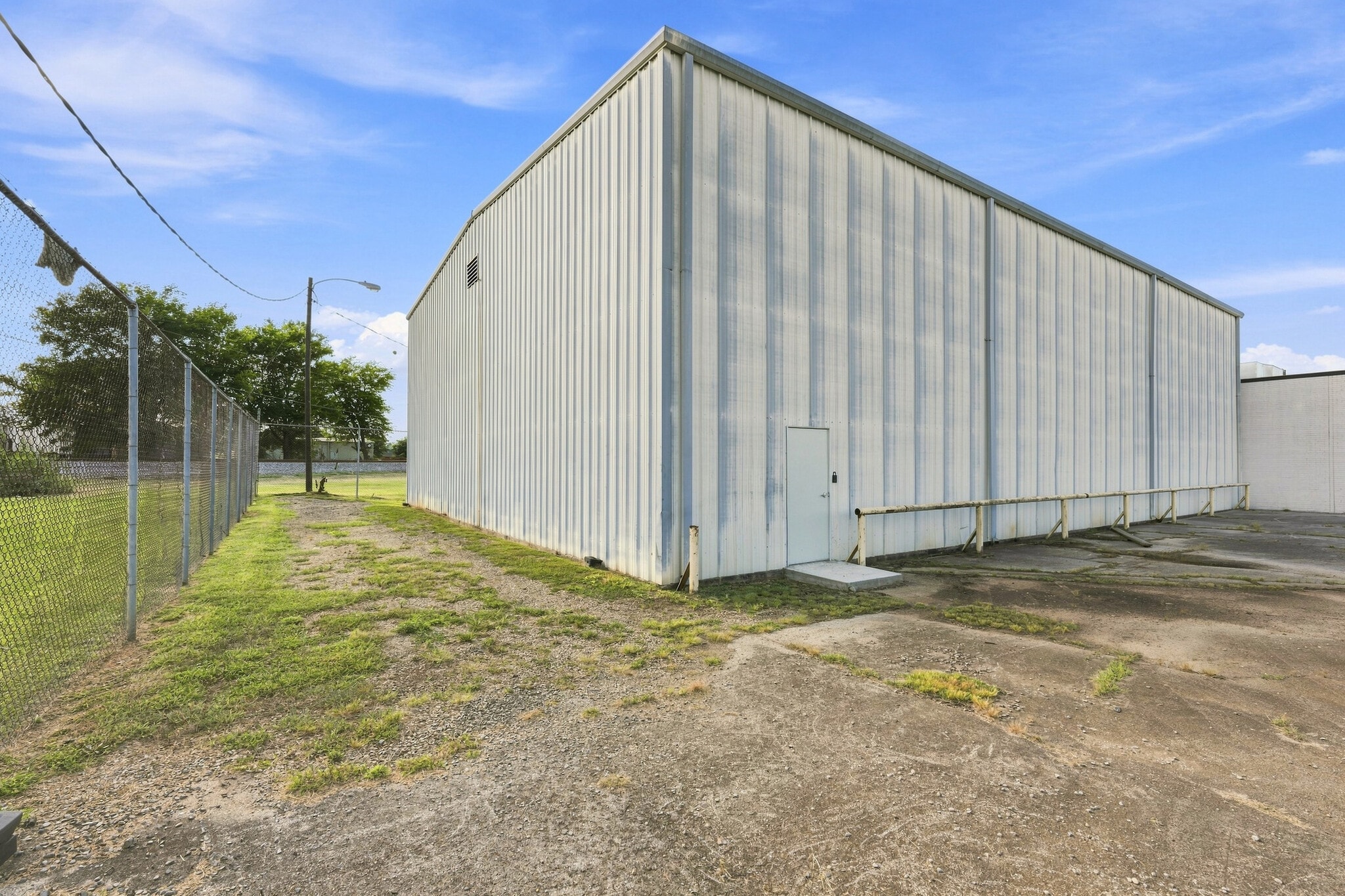 106 Avalon Ave, Muscle Shoals, AL for lease Building Photo- Image 1 of 5
