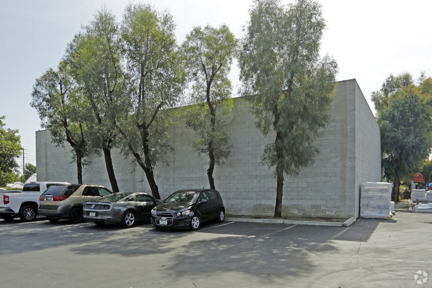 1325 Vineland Ave, Baldwin Park, CA for lease - Building Photo - Image 2 of 7