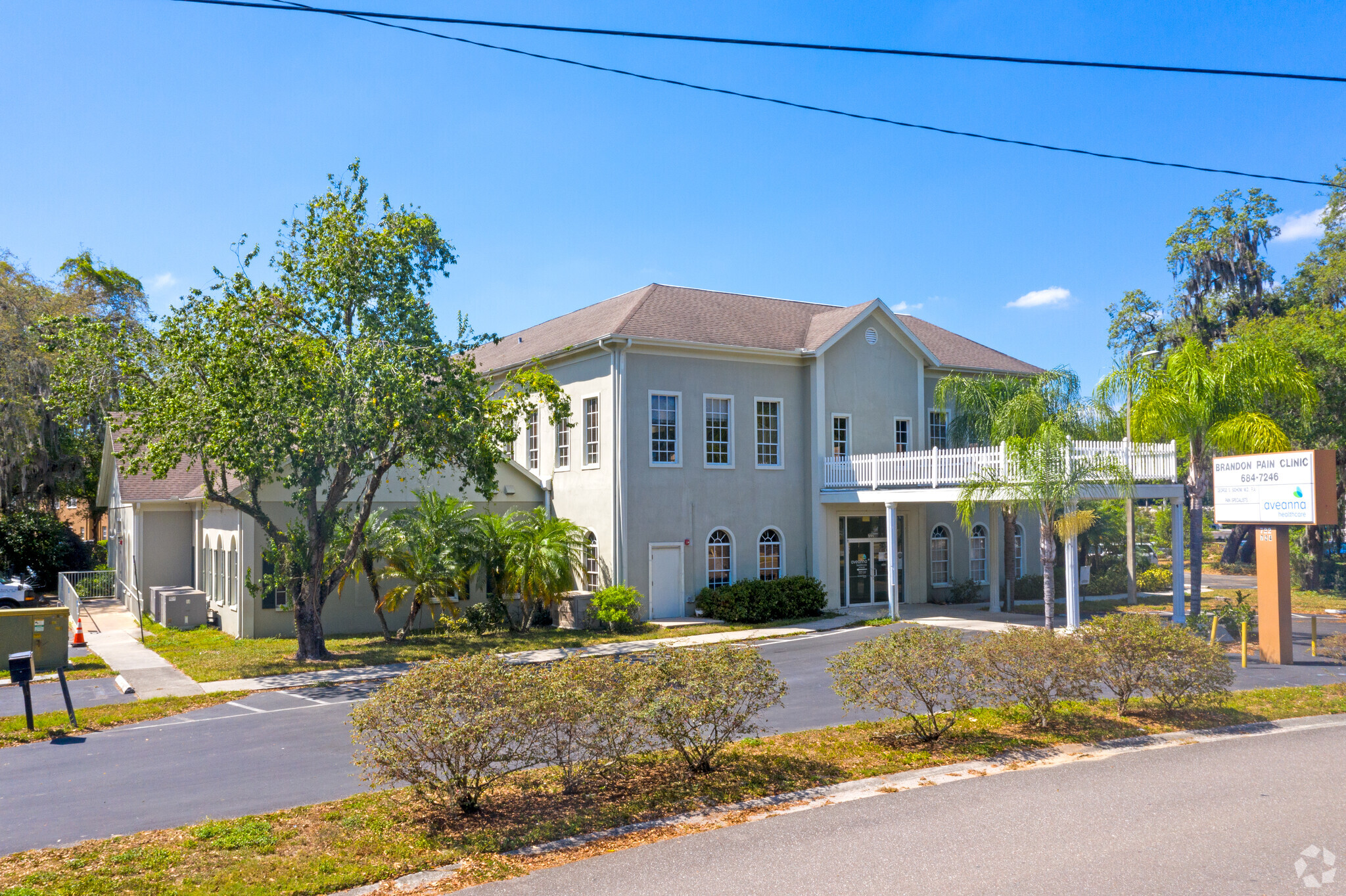 722 Bowing Oak Dr, Brandon, FL for lease Primary Photo- Image 1 of 4