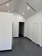 9863 Tanner Rd, Houston, TX à louer Photo intérieure- Image 2 de 4