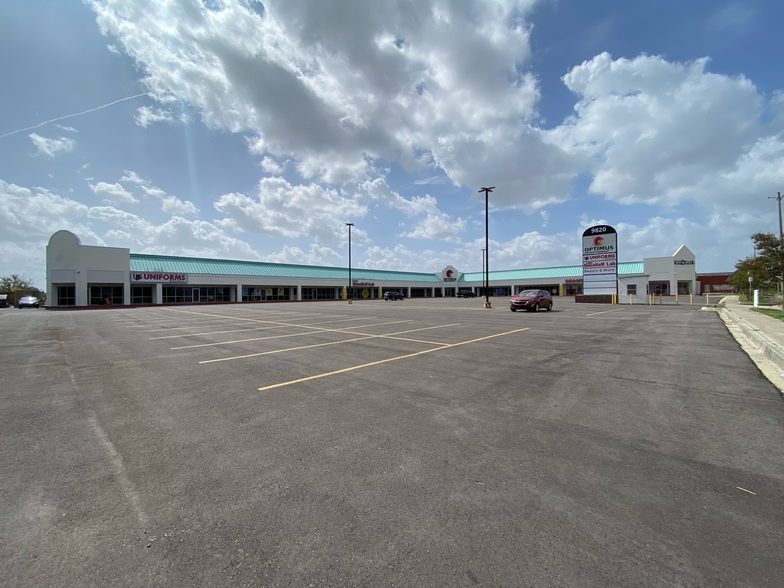 9820 Lake Forest Blvd, New Orleans, LA for sale - Building Photo - Image 1 of 1