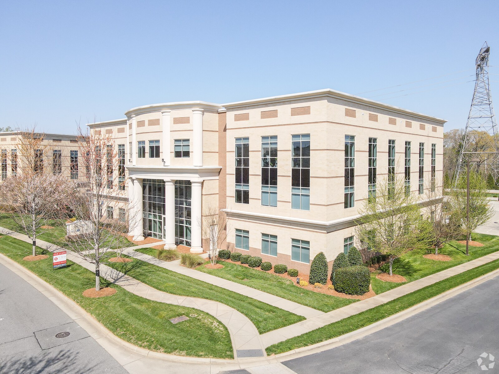 9713 Northcross Center Ct, Huntersville, NC for lease Primary Photo- Image 1 of 12