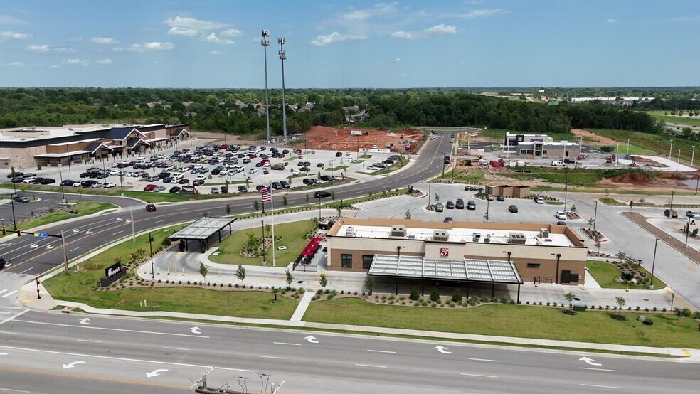 5200 S Aspen Ave, Broken Arrow, OK à louer - Vidéo sur l’inscription commerciale - Image 3 de 20
