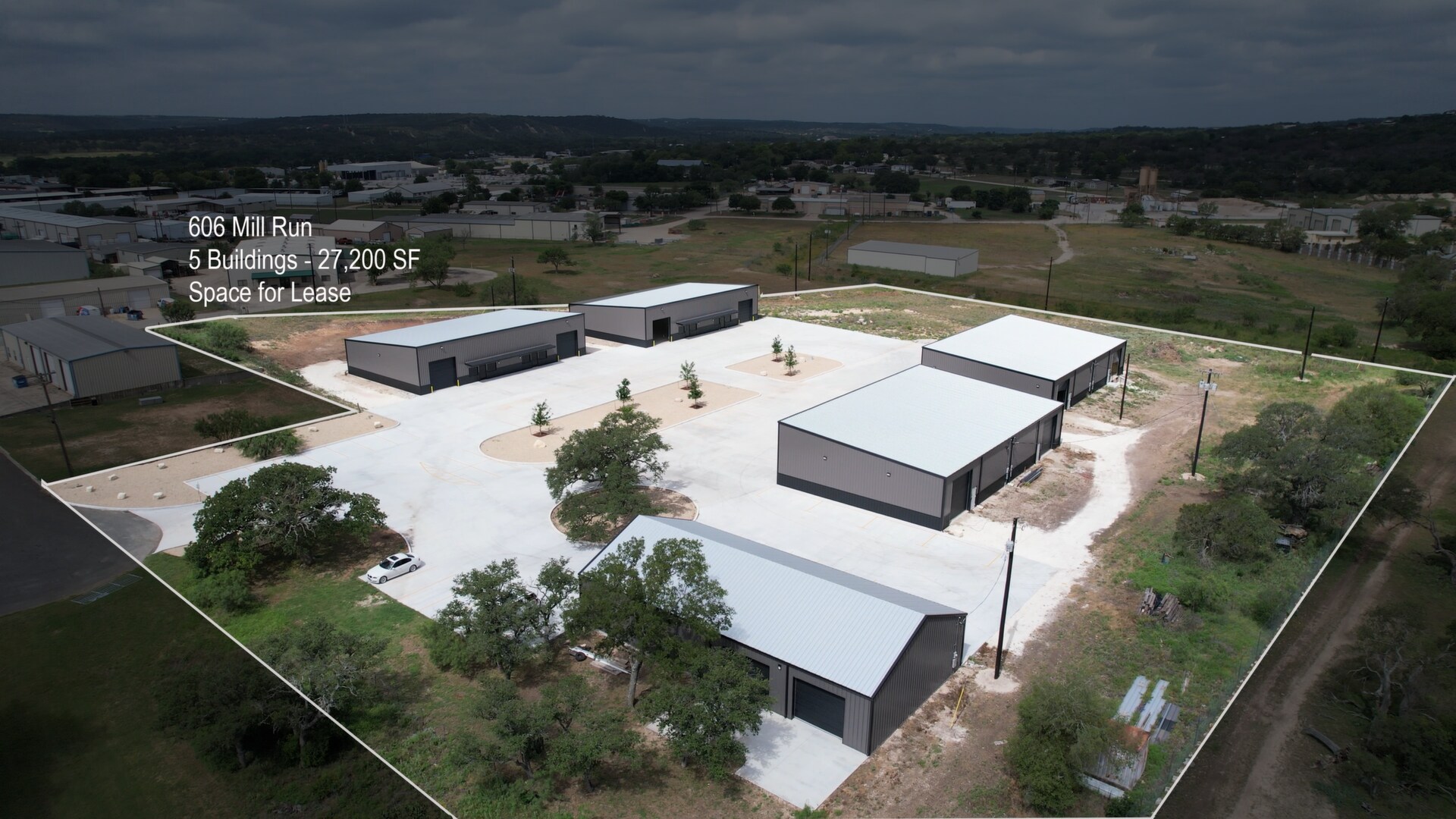 606 Mill Run, Kerrville, TX for lease Building Photo- Image 1 of 48