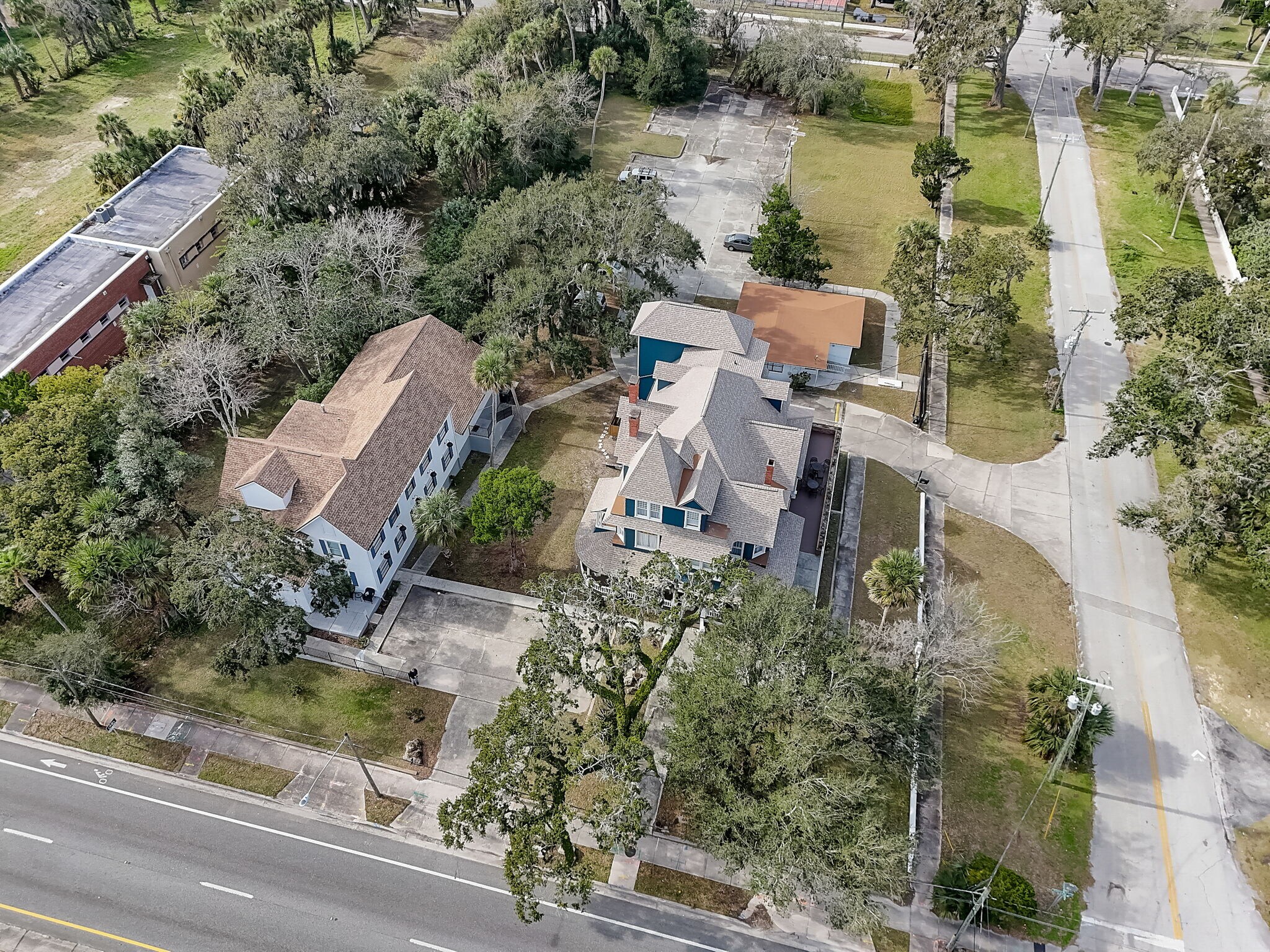 404 S Ridgewood Ave, Daytona Beach, FL à vendre Photo du bâtiment- Image 1 de 69