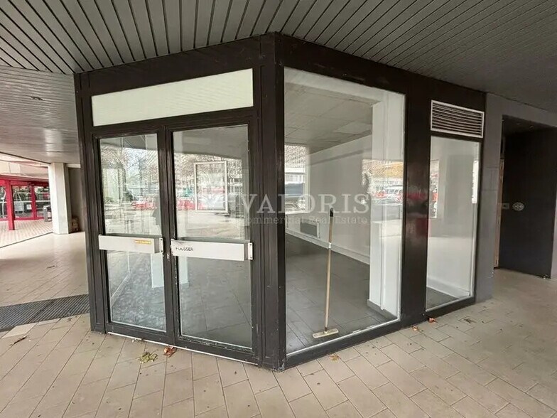 74 Rue De Bonnel, Lyon à louer - Photo du bâtiment - Image 3 de 3