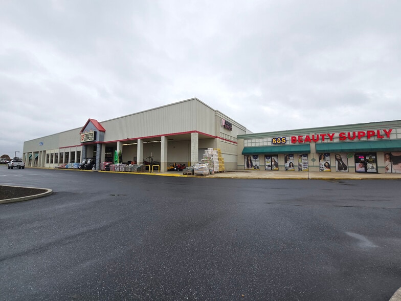 605-649 S Dupont Blvd, Milford, DE for lease - Building Photo - Image 1 of 12
