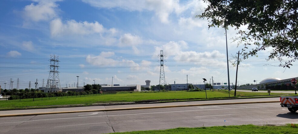 00 Kobayashi, Webster, TX à vendre - Photo du bâtiment - Image 3 de 6