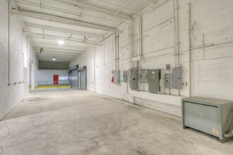 3500 NW 71st St, Miami, FL for lease Interior Photo- Image 2 of 4