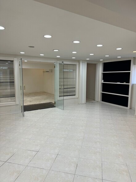 3663 Arnold Ave, Naples, FL à vendre - Photo du bâtiment - Image 3 de 6