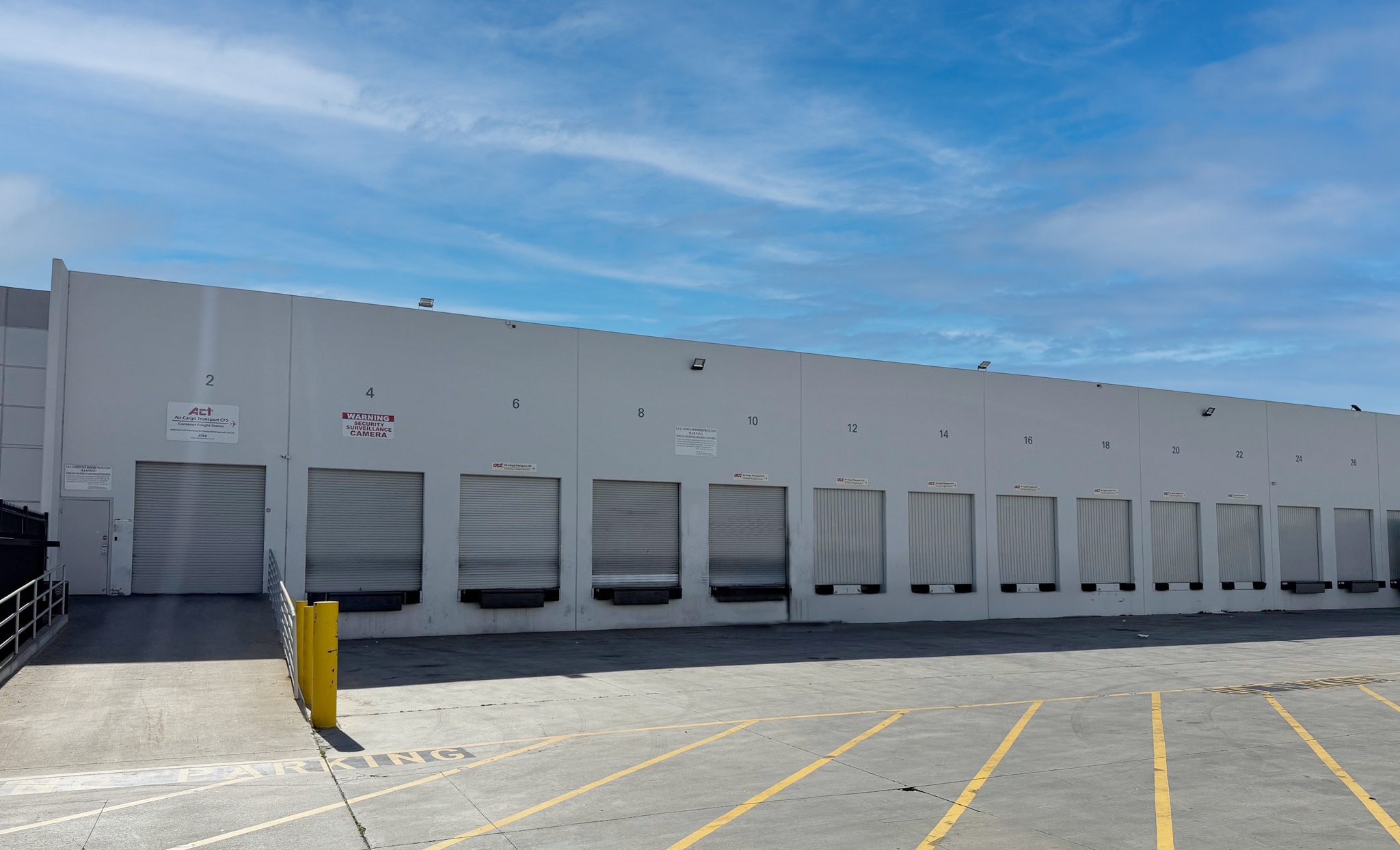 900-928 W Hillcrest Blvd, Inglewood, CA à louer Photo intérieure- Image 1 de 2