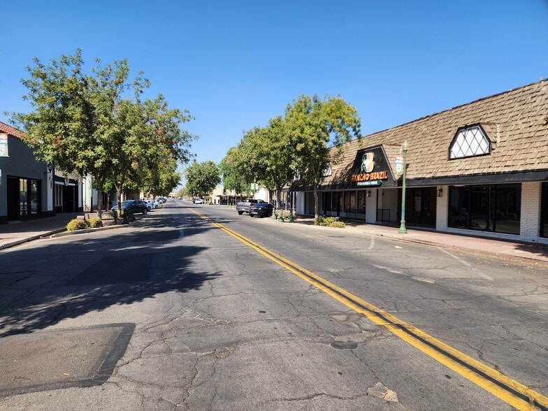 142-144 N K St, Tulare, CA for sale - Building Photo - Image 2 of 108