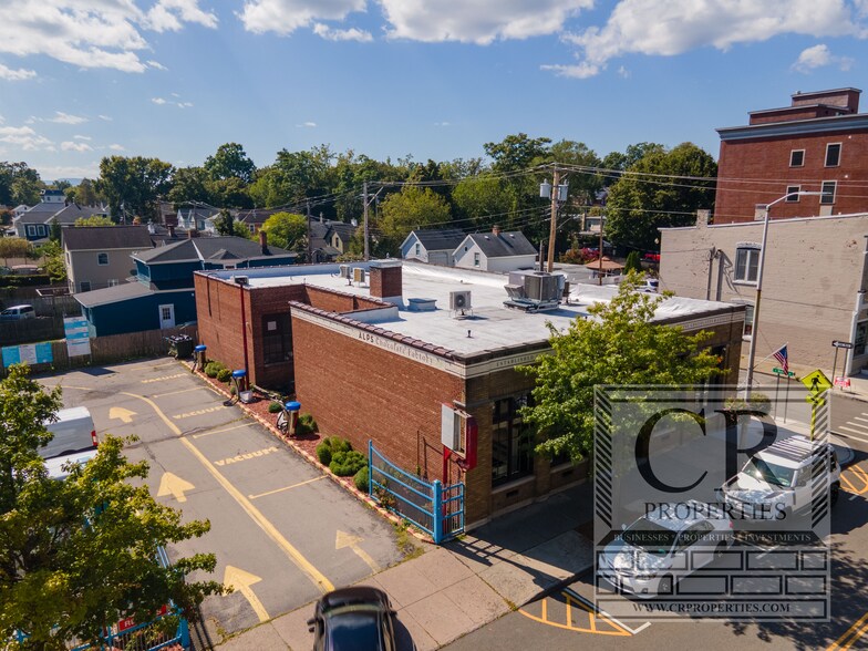 269 Main St, Beacon, NY à vendre - Photo du bâtiment - Image 3 de 46