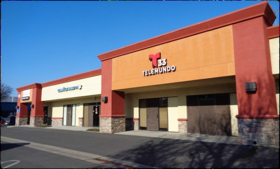142 N 9th St, Modesto, CA à louer - Photo du bâtiment - Image 3 de 47