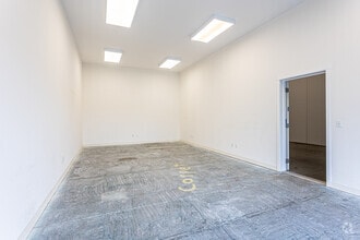 11105 Steele St S, Tacoma, WA for lease Interior Photo- Image 2 of 10