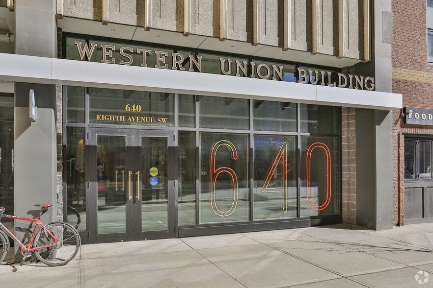 640 8th Ave SW, Calgary, AB à louer - Photo du bâtiment - Image 1 de 5