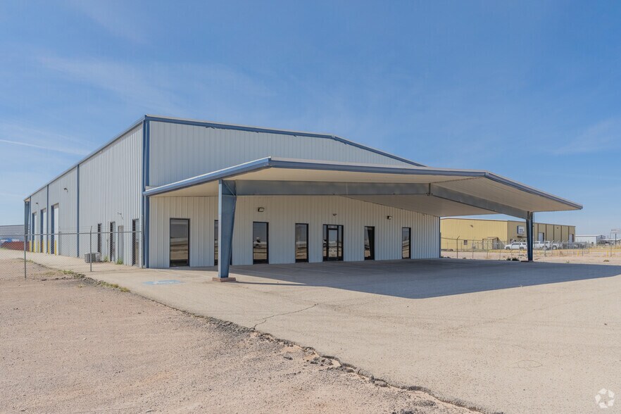 8511 W Interstate 20, Midland, TX à louer - Photo du bâtiment - Image 3 de 24