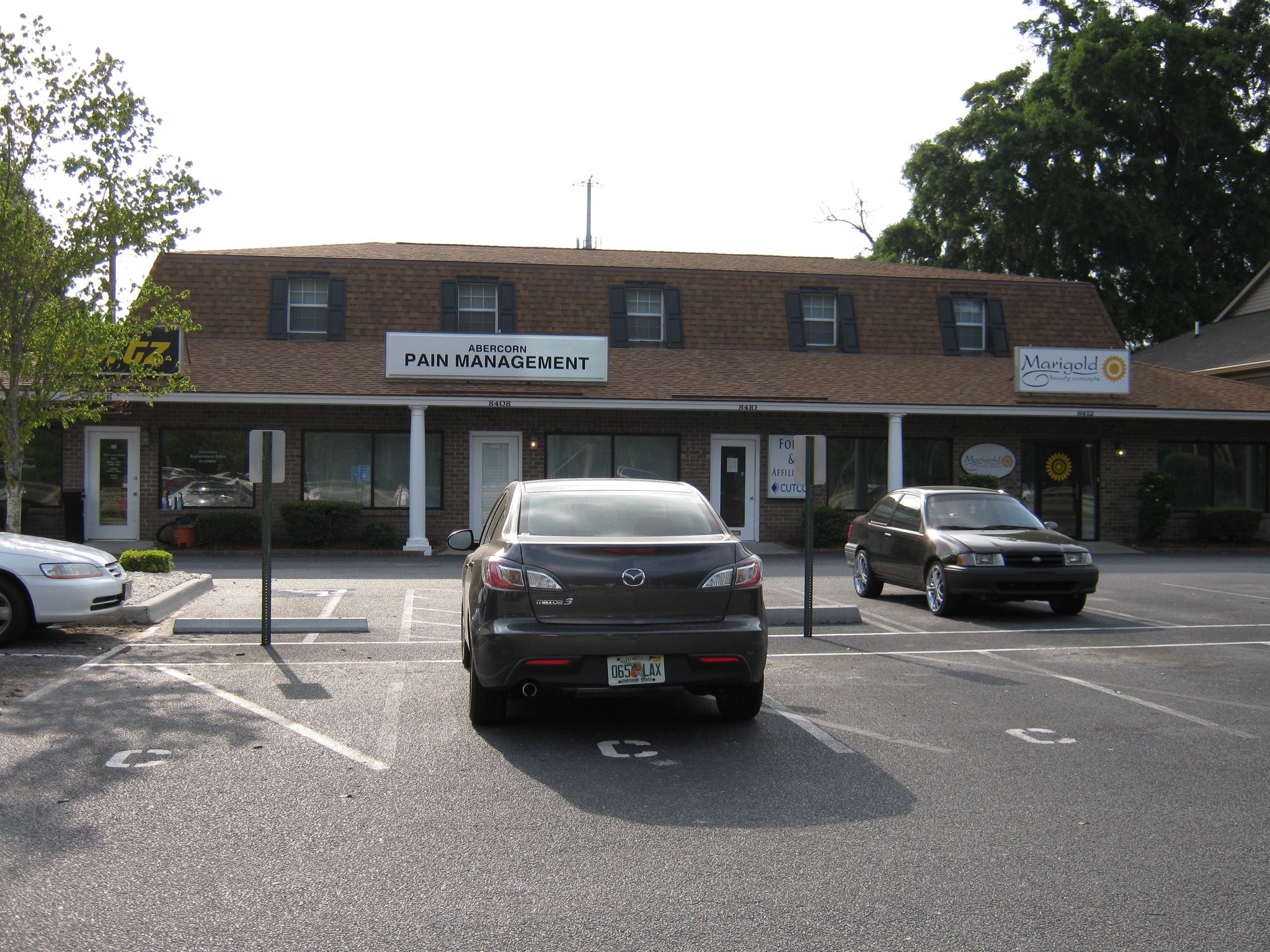 8400-8420 Abercorn St, Savannah, GA for lease Primary Photo- Image 1 of 19