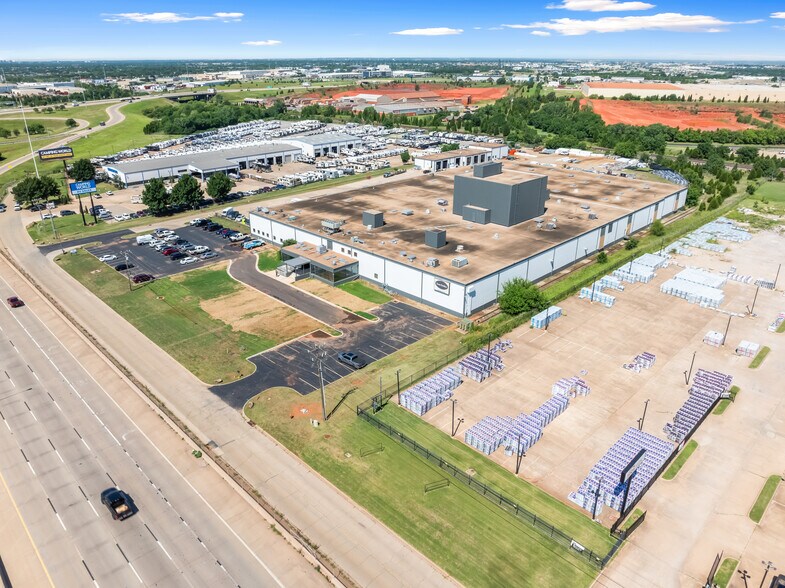 13131 Broadway Ext, Oklahoma City, OK à vendre - Photo du bâtiment - Image 2 de 3