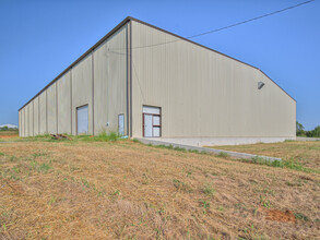 8032 Industrial Dr, Shawnee, OK for lease Building Photo- Image 2 of 14