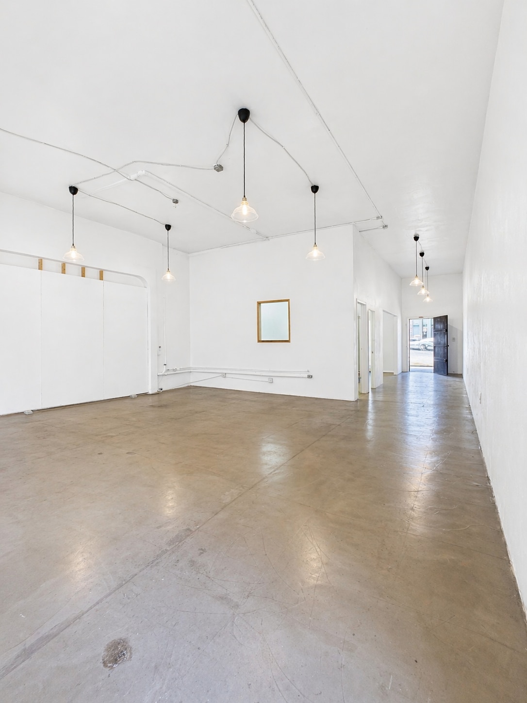 4568 W Adams Blvd, Los Angeles, CA for lease Primary Photo- Image 1 of 9