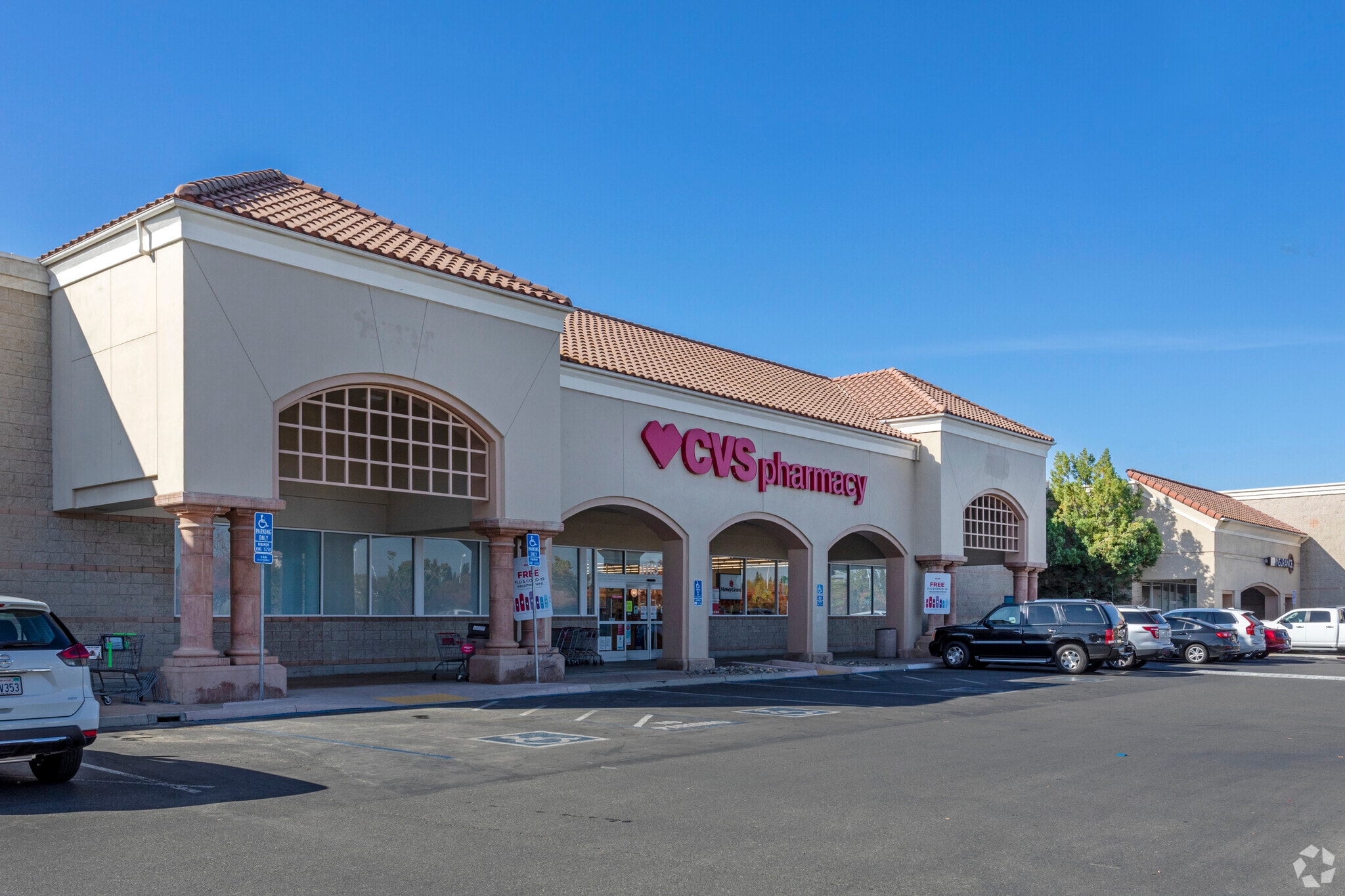 1107-1185 E Champlain Dr, Fresno, CA for lease Building Photo- Image 1 of 8
