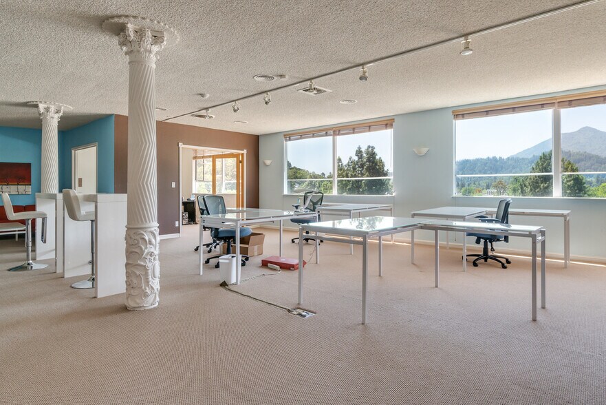 110-112 Spaulding St, San Anselmo, CA for lease - Interior Photo - Image 2 of 12